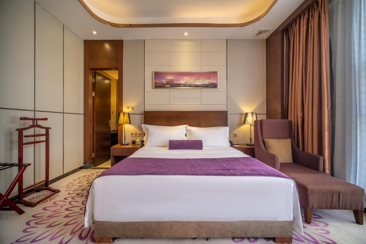 Relteem Hotel Zhongshan  Exterior photo