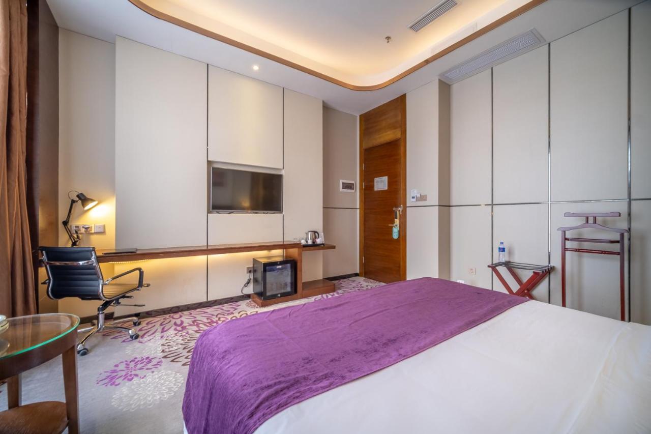 Relteem Hotel Zhongshan  Exterior photo