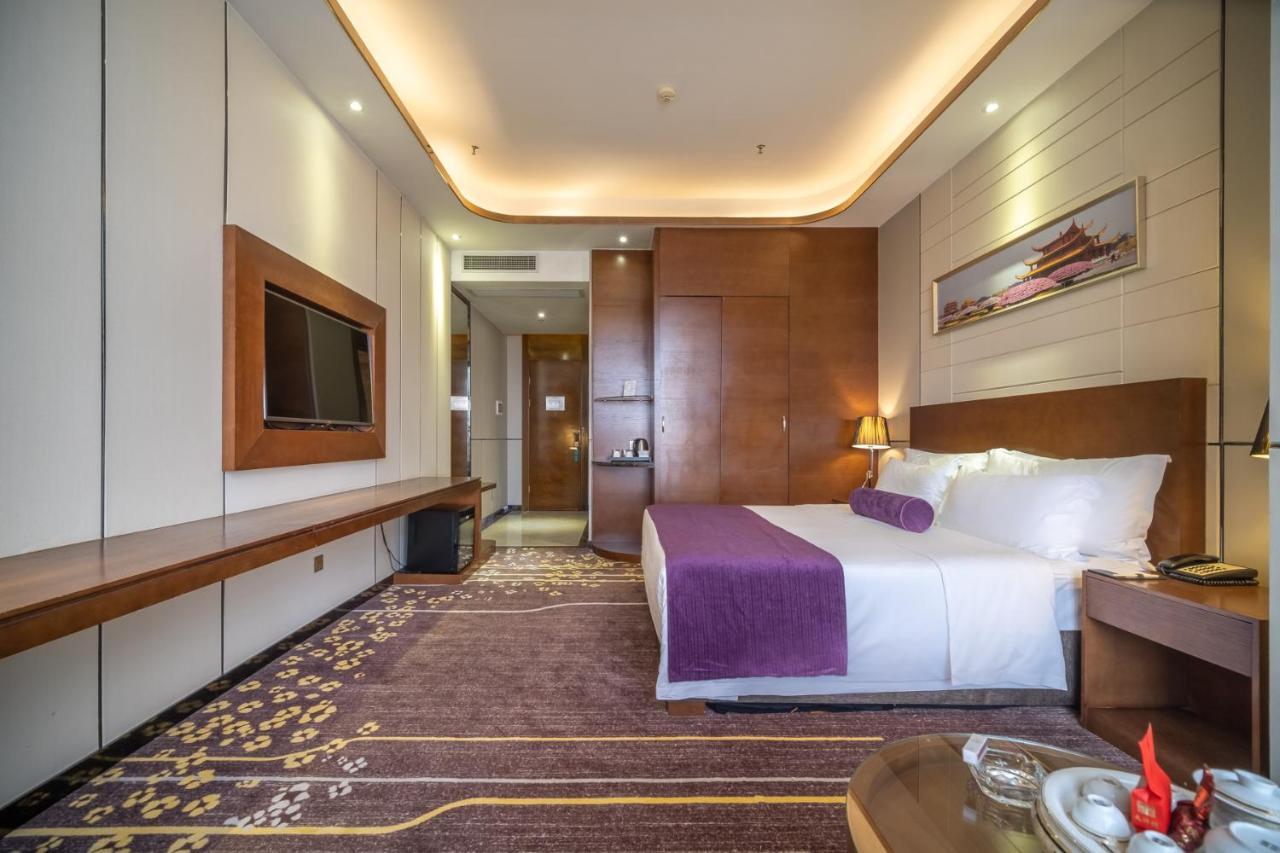 Relteem Hotel Zhongshan  Exterior photo